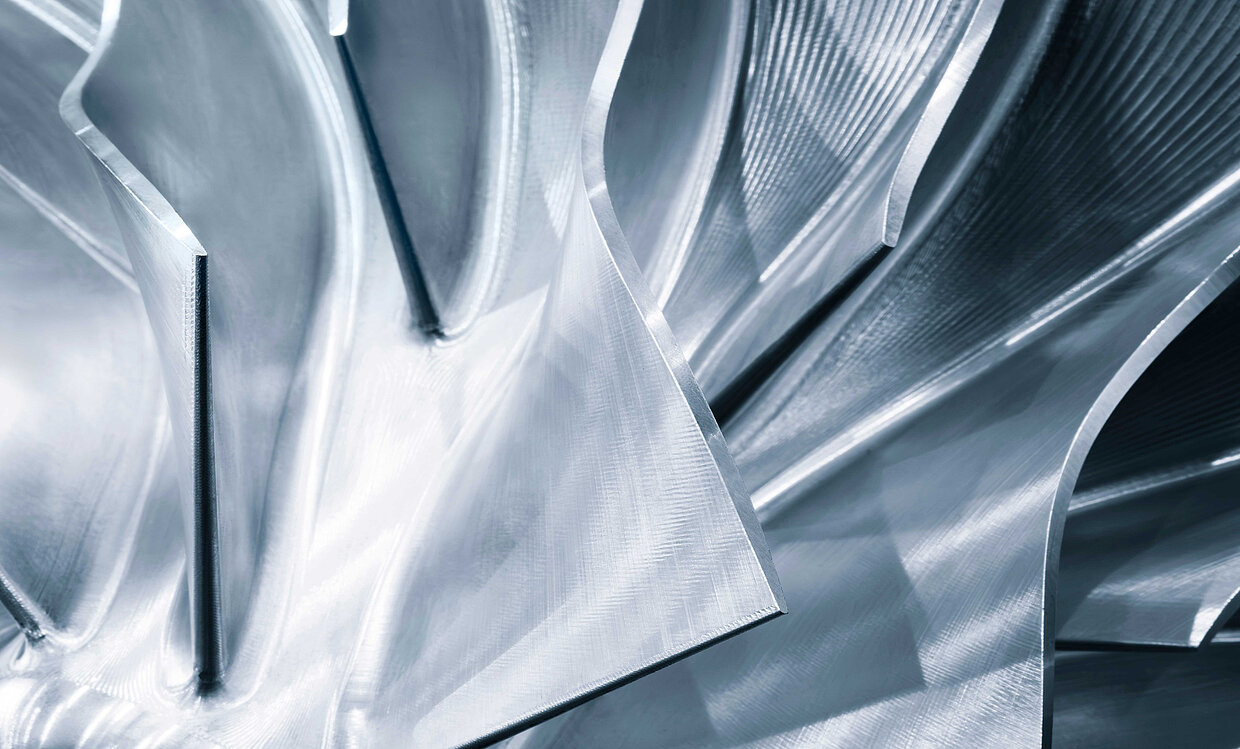 Detailaufnahme von TUrbinenschaufeln einer Flugzeugturbine